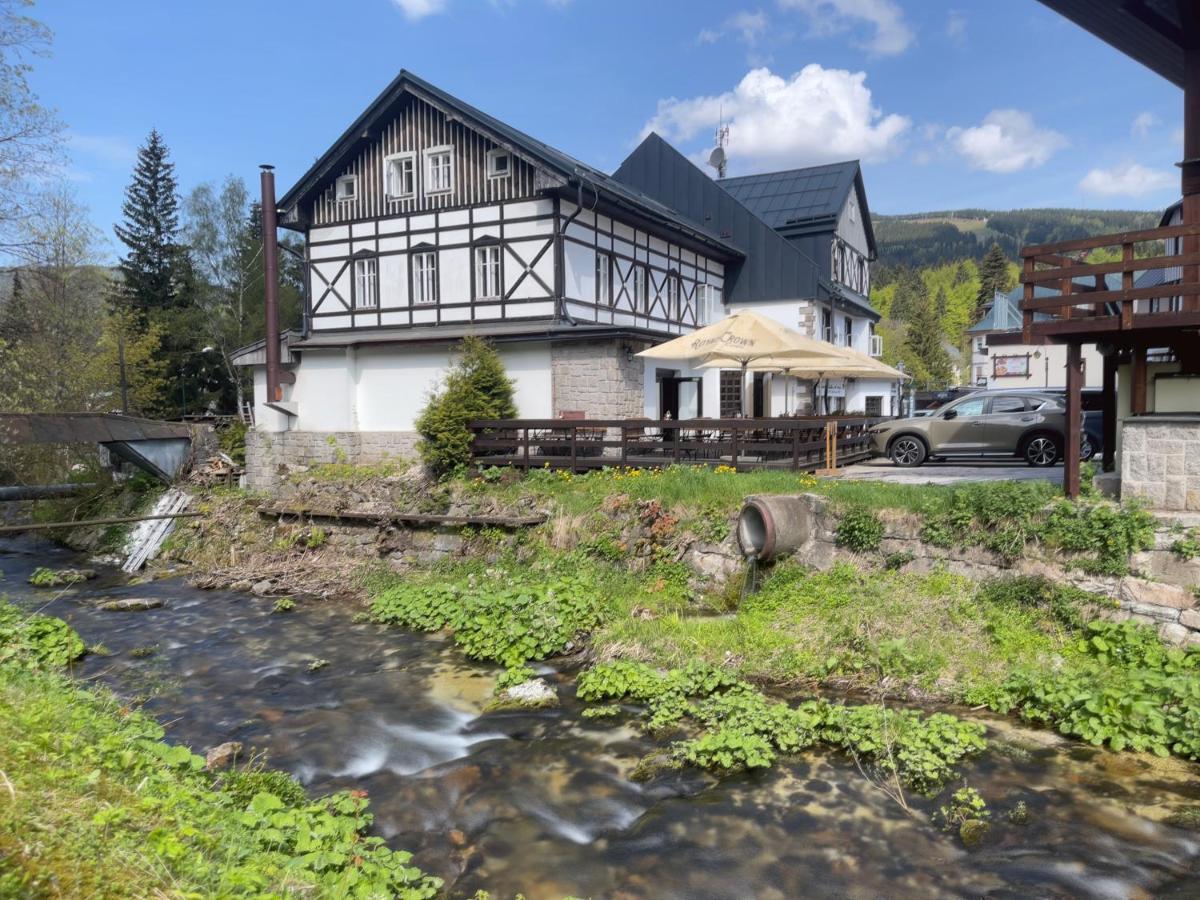 Hotel Lomnice Шпиндлерув-Млин Экстерьер фото